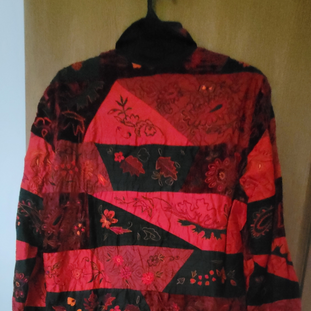 Chico's Silk/Rayon Fully Lined Embroidered Patchwork Jacket. Pre-owed S:3 - Picture 5 of 10